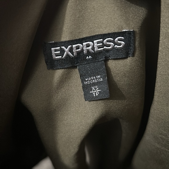 Green Blouse - Picture 3 of 5